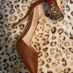 Closed Toe Pointy Heels